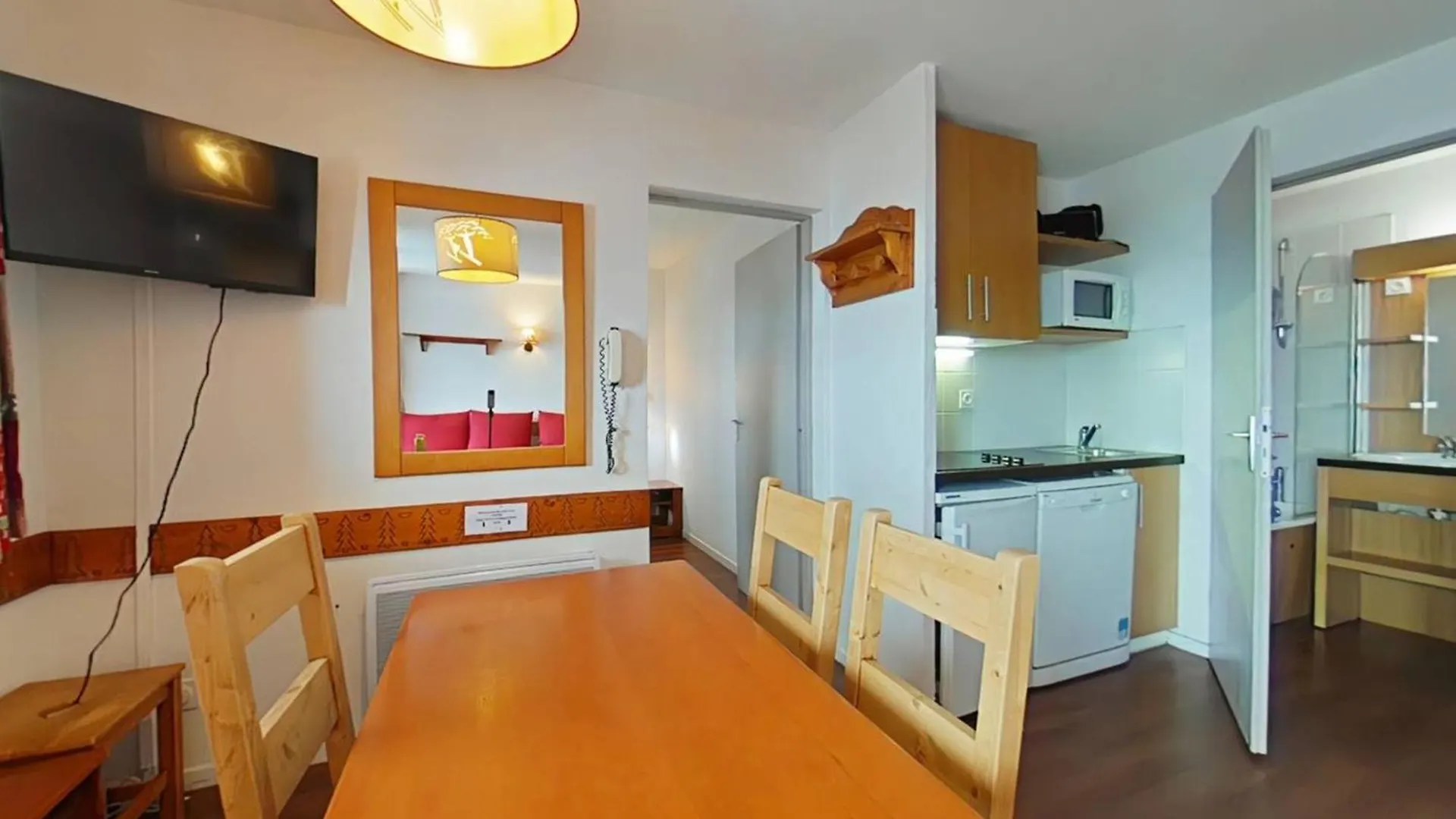 Appartement 2 Pieces Au Pied Des Pistes Avec Casier A Ski Et Wifi - Fr-1-351-198 La Plagne-Tarentaise 0*,  France